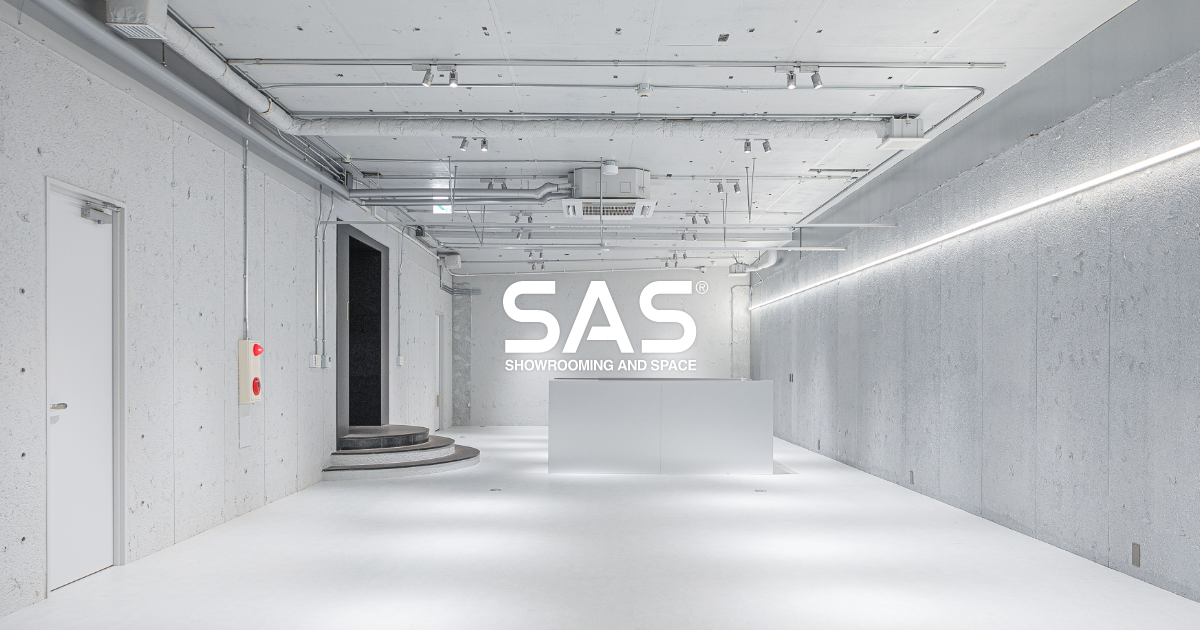 SAS SHOWROOMING AND SPACE SAS SHOWROOMING AND SPACE